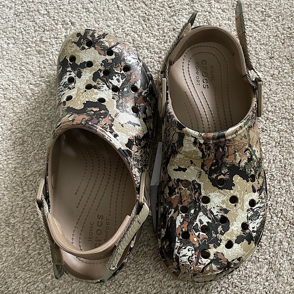 NEW Veil Camo Crocs
